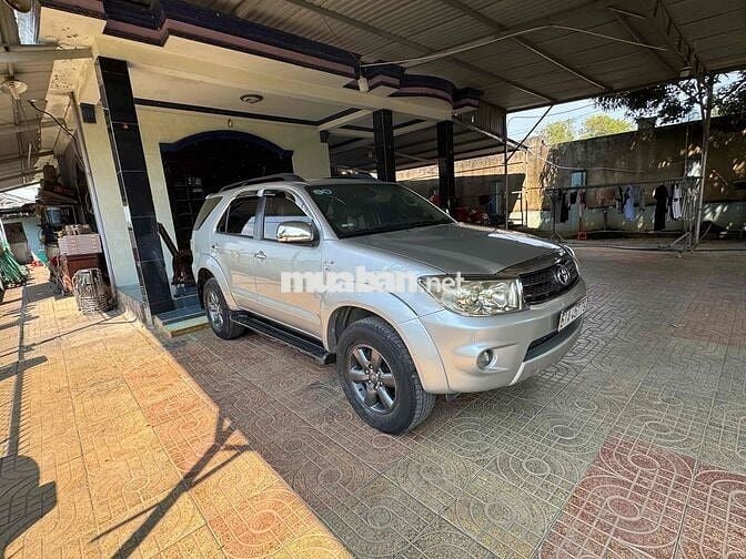 Toyota Fortuner 2009 2.5G - 100000 km