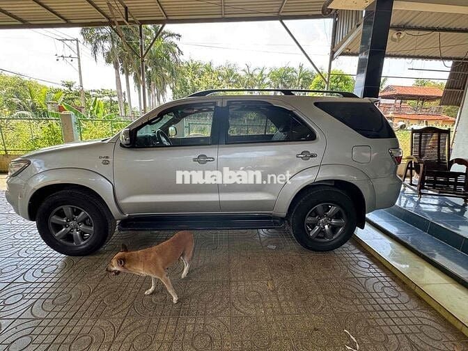 Toyota Fortuner 2009 2.5G - 100000 km