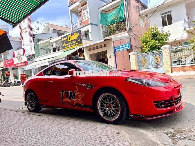 Hyundai Genesis 2010 Coupe 2.0 AT - 130000 km