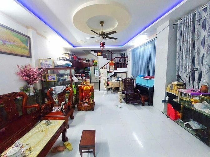 Nợ dí cần ban gấp nhà gần chợ Bình Chánh