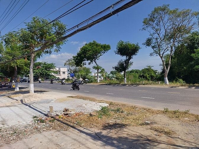Cần bán 2 lô mặt tiền trung tâm Phan Thiết 663 m2