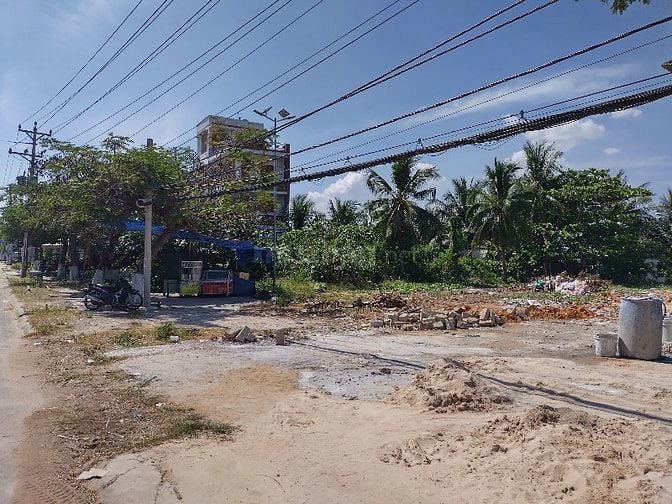 Cần bán 2 lô mặt tiền trung tâm Phan Thiết 663 m2
