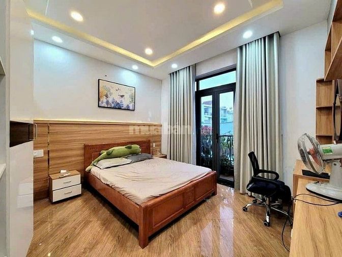 Chính chủ bán nhà CMT8, Quận 3. GIÁ 4TỶ150. DT 48m2. Cho thuê 27tr SHR