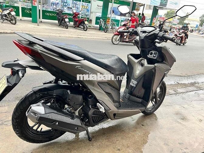 Bán Honda Vario chính chủ - Máy zin - Xe đi cực ít