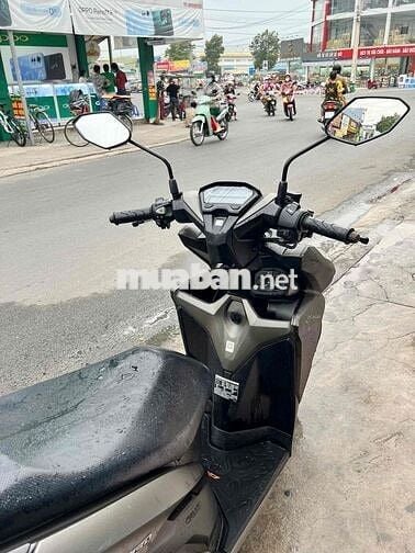 Bán Honda Vario chính chủ - Máy zin - Xe đi cực ít