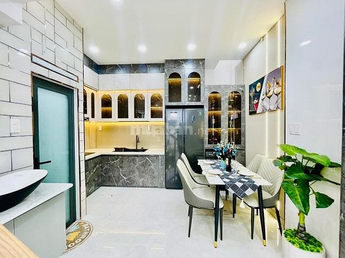 Nhà gần ga Sài Gòn bán tại Hoà Hưng, P13, Q10| Giá 2,520 tỷ| DT 40m2