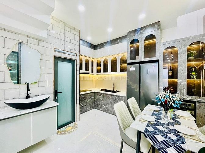 Nhà gần ga Sài Gòn bán tại Hoà Hưng, P13, Q10| Giá 2,520 tỷ| DT 40m2