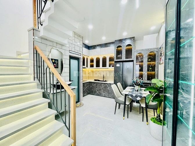 Nhà gần ga Sài Gòn bán tại Hoà Hưng, P13, Q10| Giá 2,520 tỷ| DT 40m2