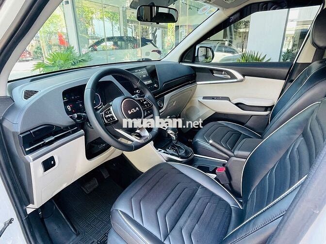 Kia Carens 2023 1.5G IVT - 63000 km