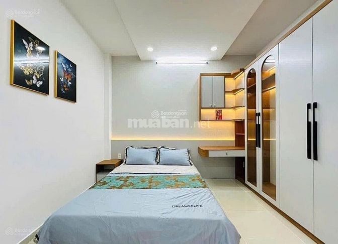 Bán gấp nhà Hai Bà Trưng, Quận 1. GIÁ 4TỶ550 DT 48m2 Đang cho thuê SHR