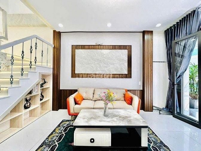 Bán gấp nhà Hai Bà Trưng, Quận 1. GIÁ 4TỶ550 DT 48m2 Đang cho thuê SHR