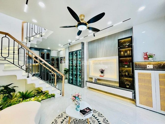 Nhà gần ga Sài Gòn bán tại Hoà Hưng, P13, Q10| Giá 2,520 tỷ| DT 40m2