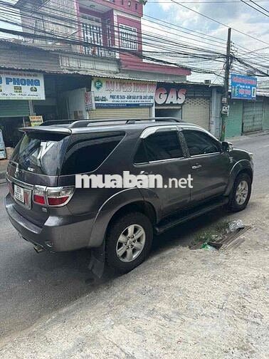 Toyota Fortuner 2009 máy Dầu số sàn