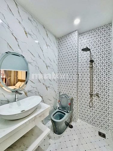 Đi nước ngoài định cư bán gấp nhà ở đường Bình Thới, phường 10, quận 1