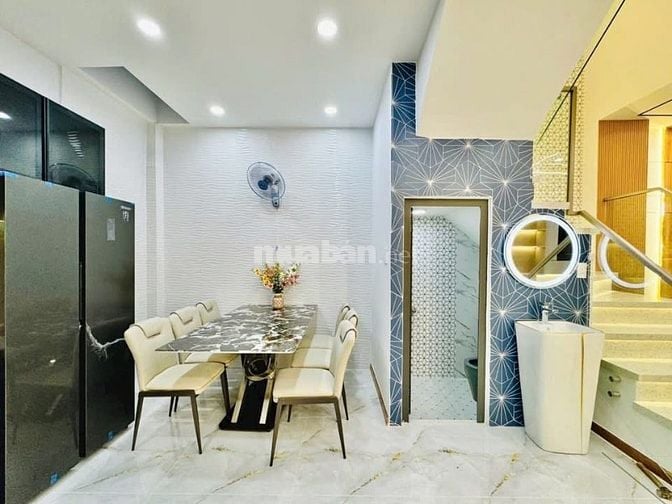 Đi nước ngoài định cư bán gấp nhà ở đường Bình Thới, phường 10, quận 1