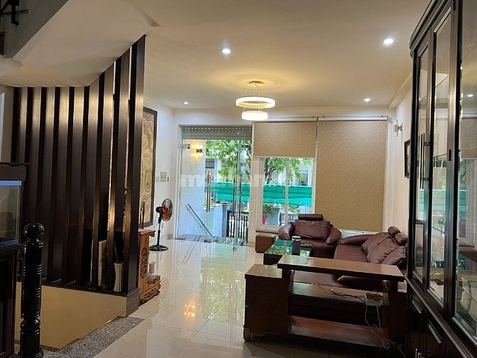 Bán nhà phố 5mx20 khu Him Lam Quận 7, sổ hồng, nội thất đẹp giá 25 Tỷ 