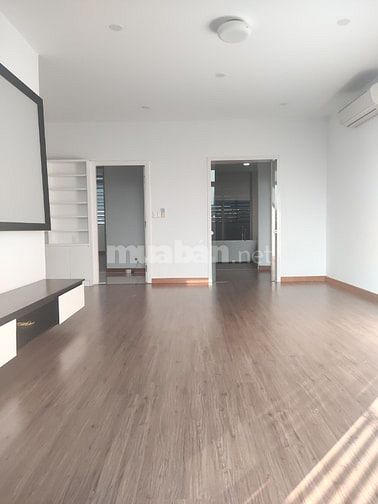 BÁN BIỆT THỰ SÂN VƯỜN RIVIERA COVE 494m2 ĐANG CÓ HD THUÊ LÂU DÀI