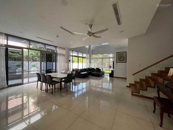 BÁN BIỆT THỰ SÂN VƯỜN RIVIERA COVE 494m2 ĐANG CÓ HD THUÊ LÂU DÀI