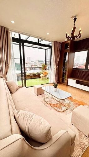 Nhà Đẹp Dòng Tiền, Đường Láng, Đống Đa 75 m, 7 tầng, mt 4.6m, 18.5 tỷ