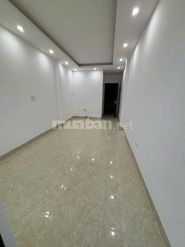 Chính chủ cho thuê nhà 5 tầng,THANG MÁY,thông sàn.