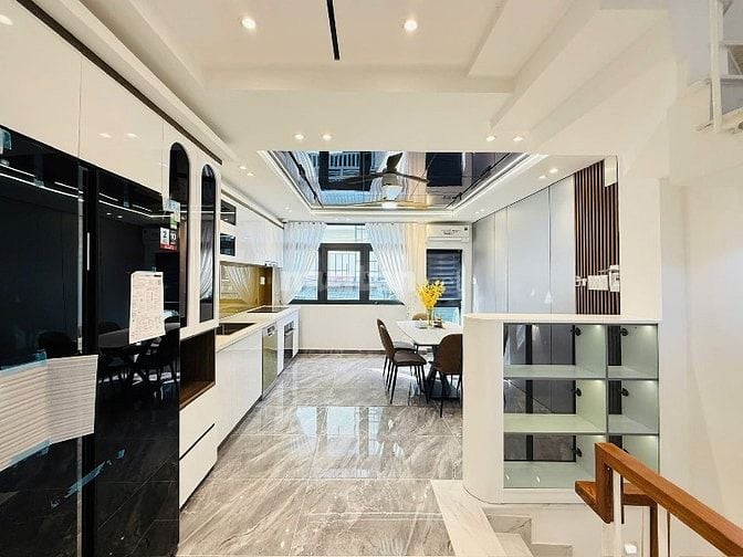 Bán nhà đường Cao Thắng Q3 kế trường Tiểu học Nguyễn Sơn Hà - 48m2 3tỷ