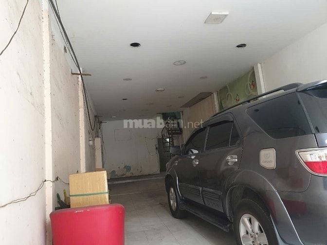 Bán nhà trung tâm Quận Tân Bình, mặt phố Lạc Long Quân, vị trí thoáng