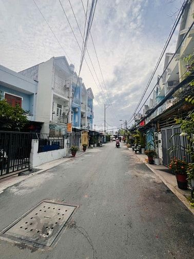 Giá 5,45 Tỷ, gần cầu Long Kiểng, DT 6x15m