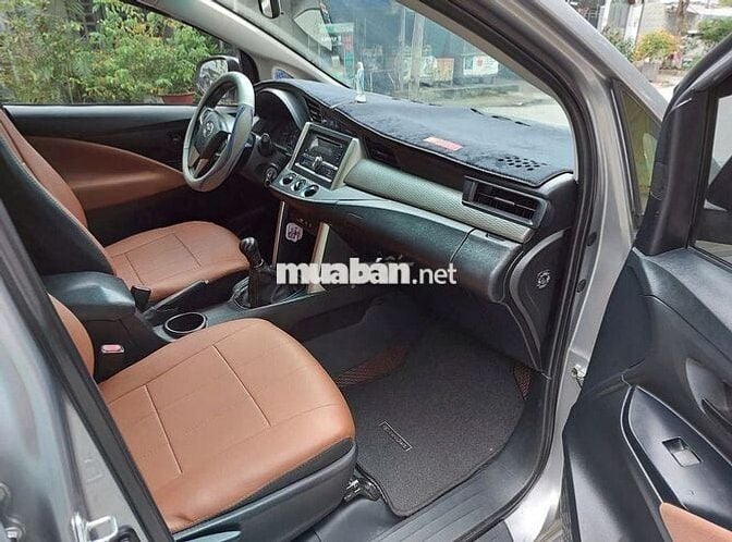 Xe nhà Innova 2019 2.0E - 72000 km zin nguyên bản