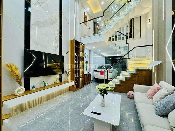 Bán gấp nhà đường  Hùng Vương, P9,Q5. Giá 14.5 tỷ - DT 60m2