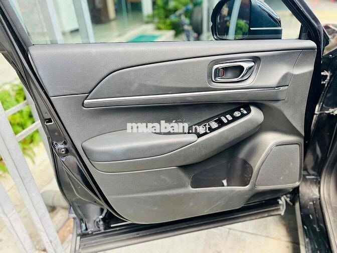 HRV RS 2024 LƯỚT 4.800 KM NHƯ MỚI