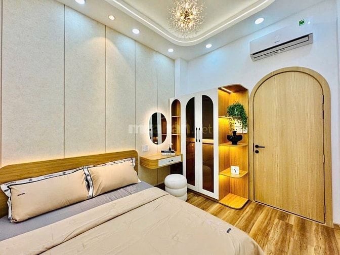 GIÀ ĐÌNH KẸT TIỀN CẦN BÁN GẤP NHÀ Đ HƯNG PHÚ, QUẬN 8, DT 40m2, GIÁ TỐT