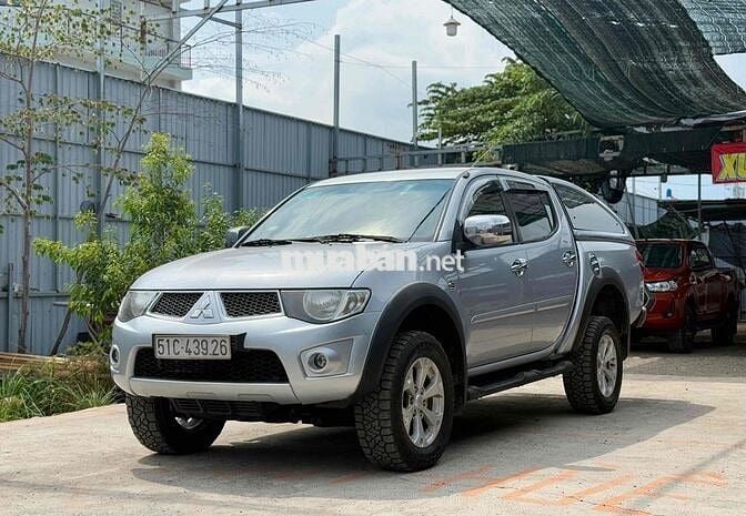 Triton 2.5GLS 4x4 6/2014 tự động, 2cầu nhập Thái.