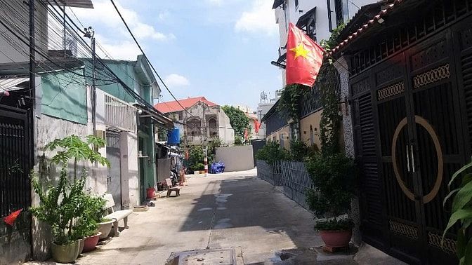 Bán nhà 2 lầu-Rộng 5m-Ngay gần chợ Ba Bầu-Chỉ hơn 5 tỷ
