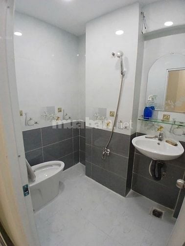 BÁN NR 45M2, 3 TẦNG, 4PN, HẺM XE HƠI, VĂN THÂN, QUẬN 6, GIÁ 5,3 TỶ