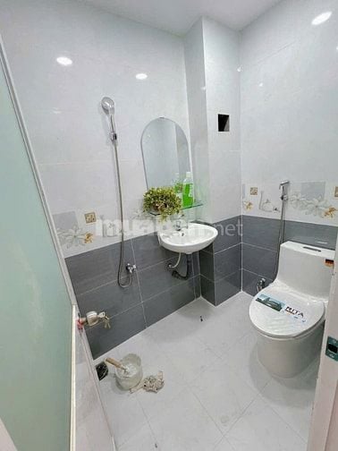 BÁN NR 45M2, 3 TẦNG, 4PN, HẺM XE HƠI, VĂN THÂN, QUẬN 6, GIÁ 5,3 TỶ