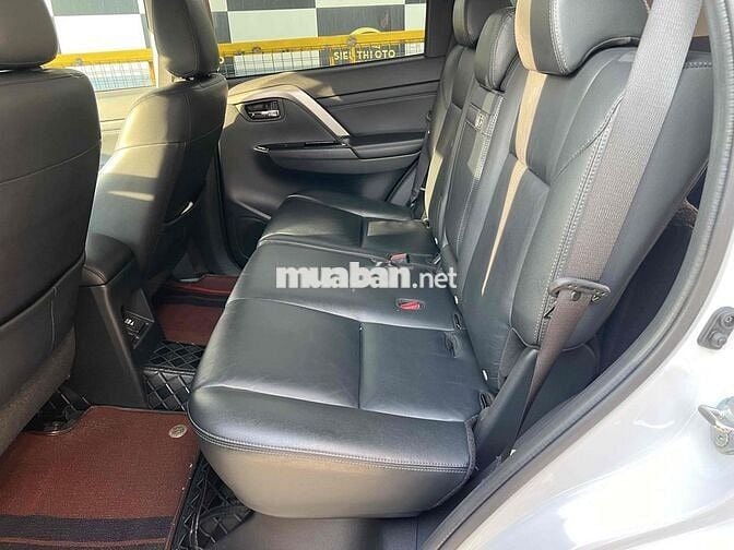 Mitsubishi Pajero Sport Trắng máy dầu 1 cầu