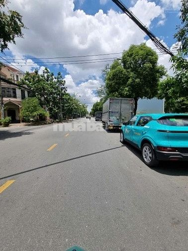 Nhà mặt phố này tọa lạc tại Kênh 19/5B, Phường Tây Thạnh, Quận Tân Phú