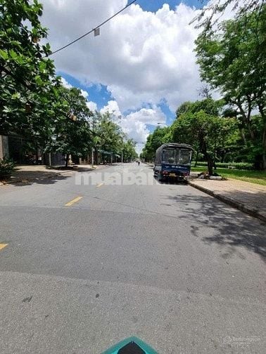 Nhà mặt phố này tọa lạc tại Kênh 19/5B, Phường Tây Thạnh, Quận Tân Phú