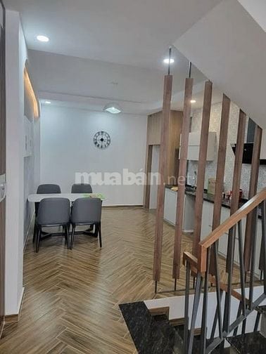 Kẹt tiền cần bán nhà Trần Quang Diệu, Quận 3. GIÁ 3TỶ850 DT 48m2. SHR 