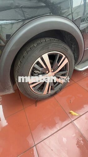 Cần bán xe 7 chỗ hiệu Peugeot 5008 mới 98%