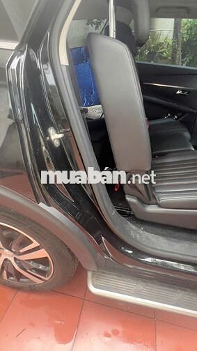 Cần bán xe 7 chỗ hiệu Peugeot 5008 mới 98%