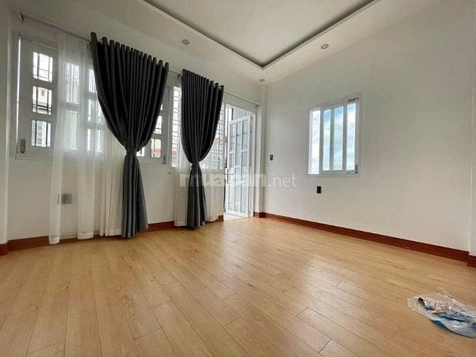 Bán NR tại Lý Thường Kiệt, 5 tỷ, 120m2, 3PN, 3WC, chính chủ