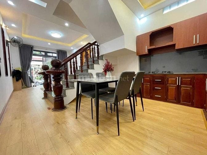 Bán NR tại Lý Thường Kiệt, 5 tỷ, 120m2, 3PN, 3WC, chính chủ