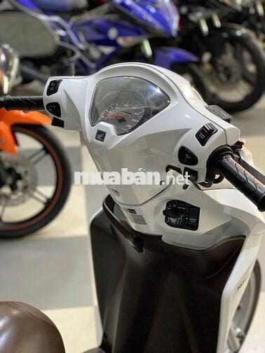 Vision xe đẹp, máy zin thì thầm êm ái, xe dàn sẽ.