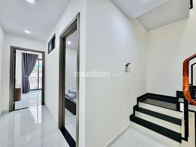 Chốt căn nhà đẹp 50.4m2 ngay Bến Vân Đồn, Quận 4. Giá: 2 Tỷ 650. SHR