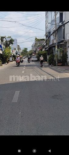 Nhà mới kiên cố MT Tám Danh F4Q8 dt: 3,5m x 14m, 3 lầu, 1St