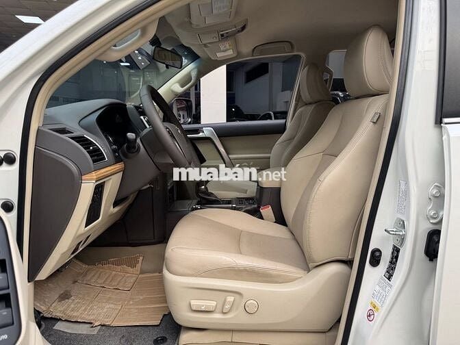 Toyota Land Cruiser Prado 2018 chạy 12V Km