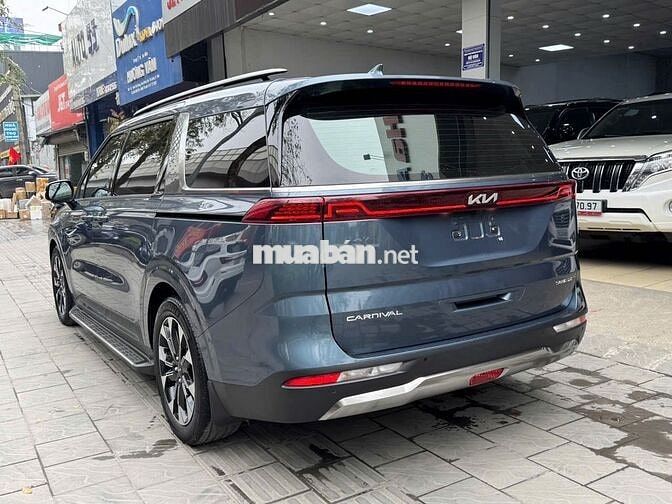 Kia Carnival 2022 Signature 2.2D 7 ghế chạy 5v Km