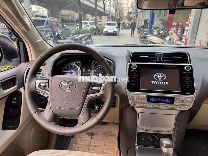 Toyota Land Cruiser Prado 2018 chạy 12V Km