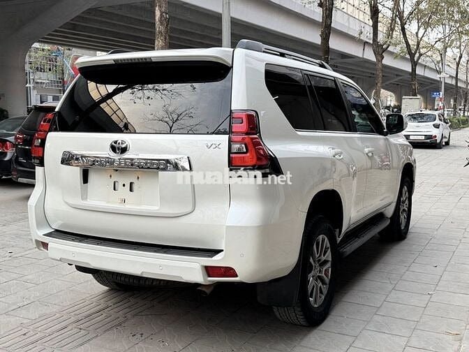 Toyota Land Cruiser Prado 2018 chạy 12V Km